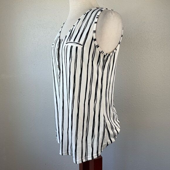 Fifty Street Black and White Striped Button Down Sleeveless Shirt Size M EUC - Picture 2 of 6